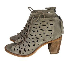 Gianni Bini Heels Laser Cut Out Lace Up Light gray suede leather size 6.5M